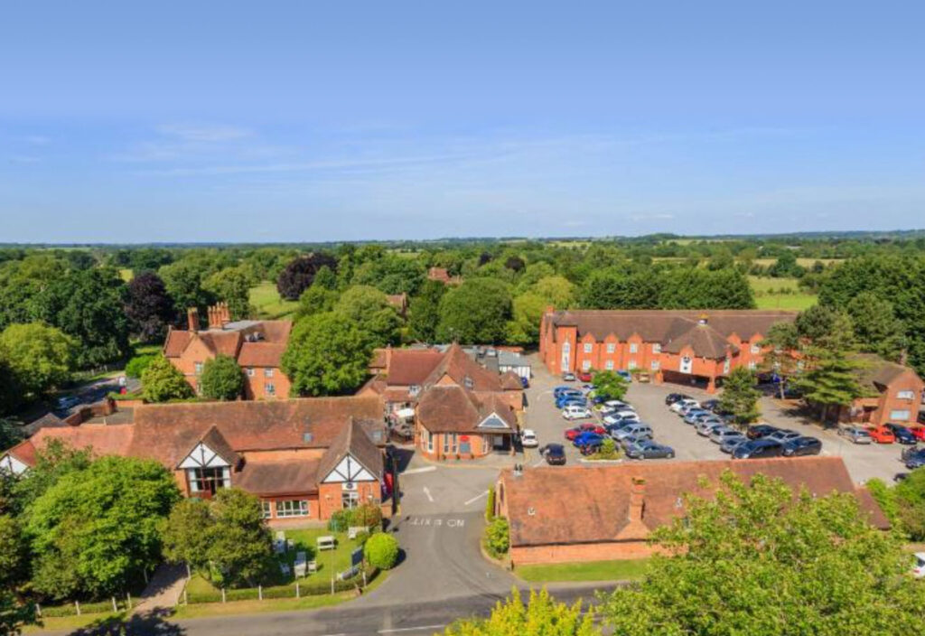 Charlecote Pheasant Hotel